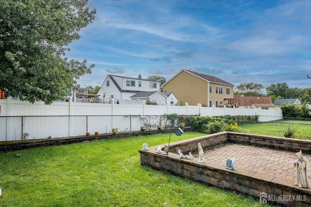 15 Lowell Street, Iselin, NJ 08830