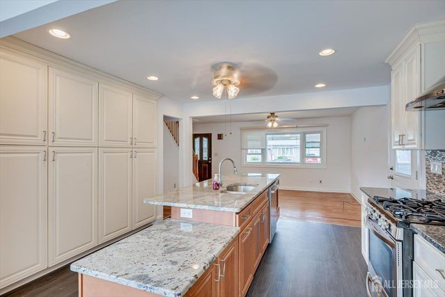 15 Lowell Street, Iselin, NJ 08830