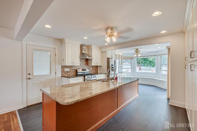 15 Lowell Street, Iselin, NJ 08830