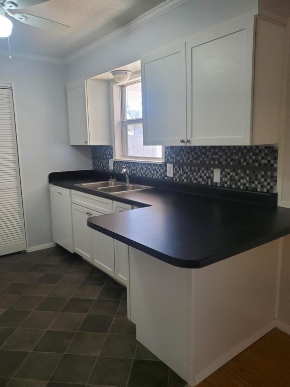 Image 3 of property listing at 221 Nottingham Trail, San Angelo, TX 76901