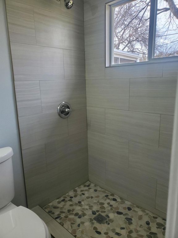 Image 6 of property listing at 221 Nottingham Trail, San Angelo, TX 76901