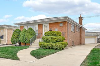 665 Hoxie Avenue, Calumet City, IL 60409