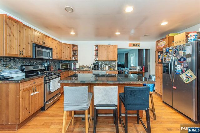 73 Bergen Avenue, Wanaque, NJ 07420
