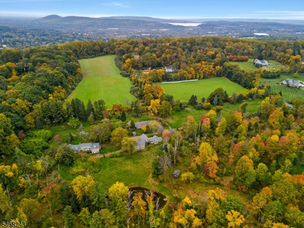 39 Still Hollow Rd, Tewksbury Twp., NJ 08833 — exterior