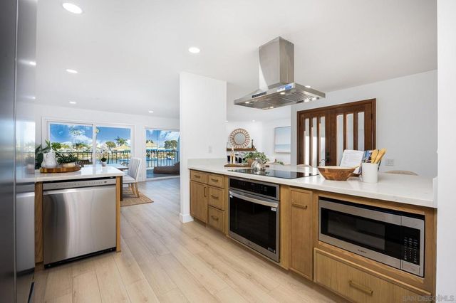 38 Antigua Ct, Coronado, CA 92118