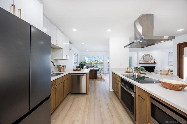 38 Antigua Ct, Coronado, CA 92118