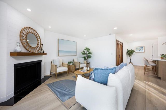 38 Antigua Ct, Coronado, CA 92118