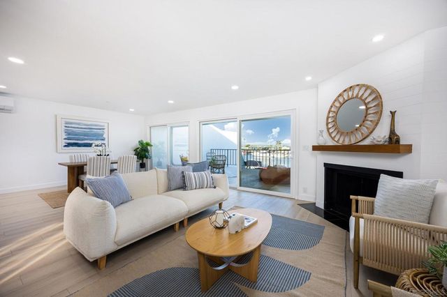 38 Antigua Ct, Coronado, CA 92118