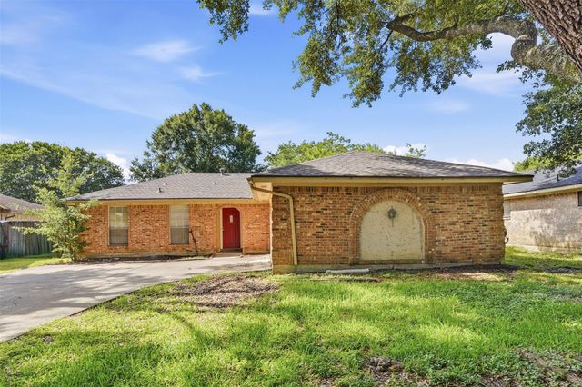 810 Sunnybrook Lane, Baytown, TX 77521