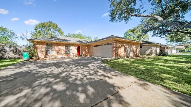 810 Sunnybrook Lane, Baytown, TX 77521
