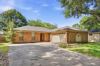 810 Sunnybrook Lane, Baytown, TX 77521