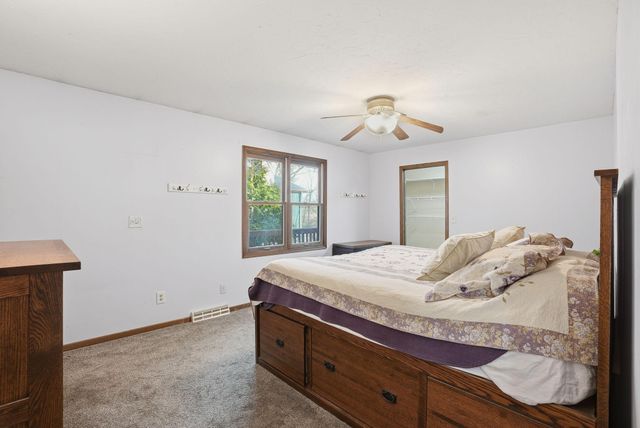 3842 Pershing Street SW, Prior Lake, MN 55372