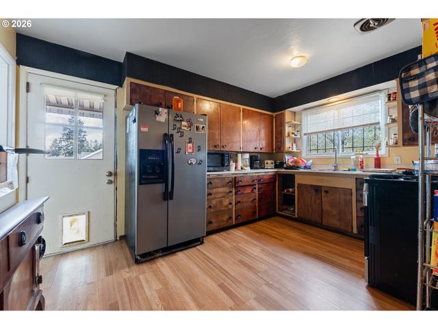 7611 Se HENDERSON St, Portland, OR 97206