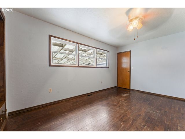 7611 Se HENDERSON St, Portland, OR 97206