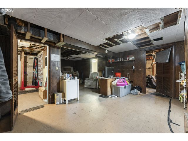 7611 Se HENDERSON St, Portland, OR 97206