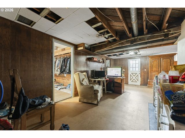 7611 Se HENDERSON St, Portland, OR 97206