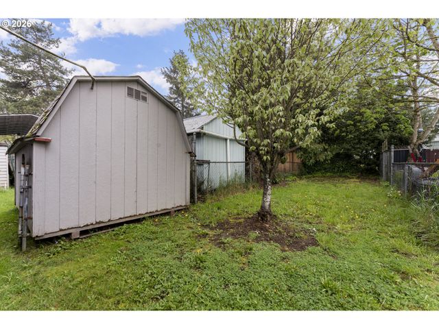 7611 Se HENDERSON St, Portland, OR 97206