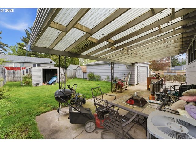 7611 Se HENDERSON St, Portland, OR 97206