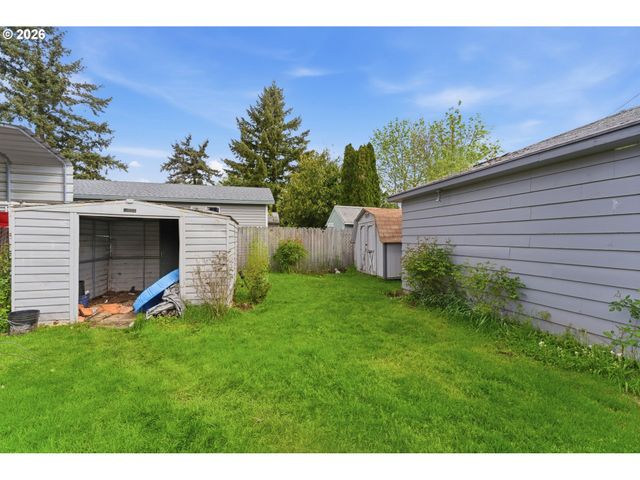 7611 Se HENDERSON St, Portland, OR 97206