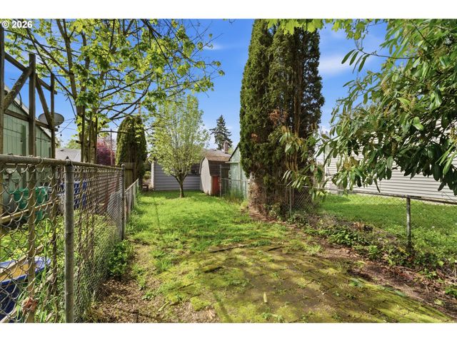 7611 Se HENDERSON St, Portland, OR 97206