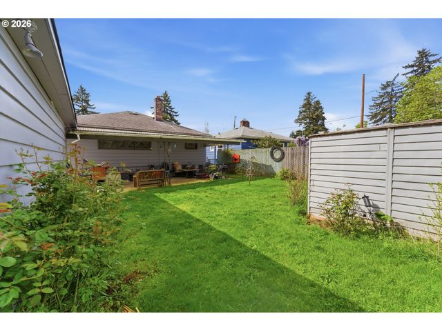 7611 Se HENDERSON St, Portland, OR 97206