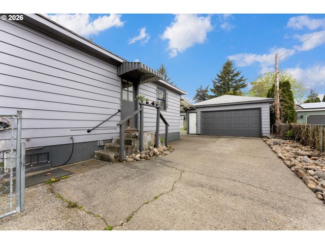 7611 Se HENDERSON St, Portland, OR 97206