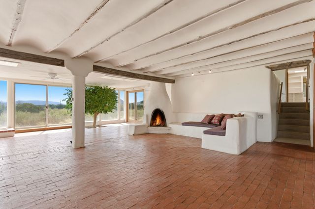 3 AB Apache Rd, Santa Fe, NM 87508