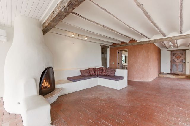 3 AB Apache Rd, Santa Fe, NM 87508