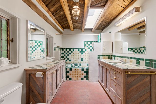 3 AB Apache Rd, Santa Fe, NM 87508