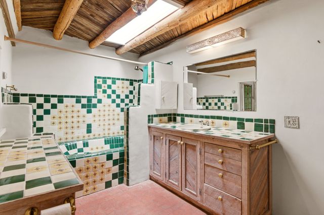 3 AB Apache Rd, Santa Fe, NM 87508