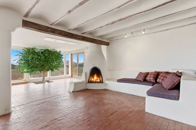 3 AB Apache Rd, Santa Fe, NM 87508
