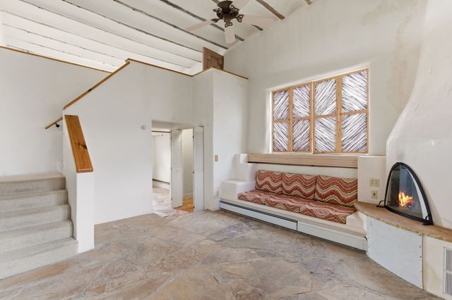 3 AB Apache Rd, Santa Fe, NM 87508