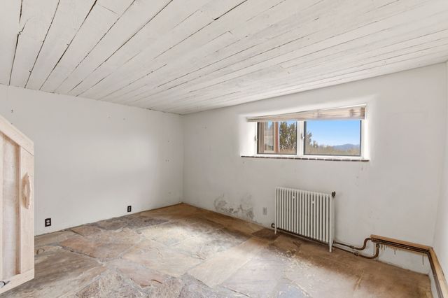 3 AB Apache Rd, Santa Fe, NM 87508