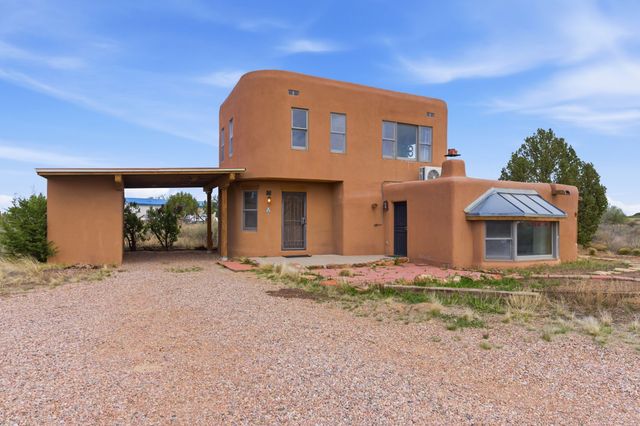 3 AB Apache Rd, Santa Fe, NM 87508