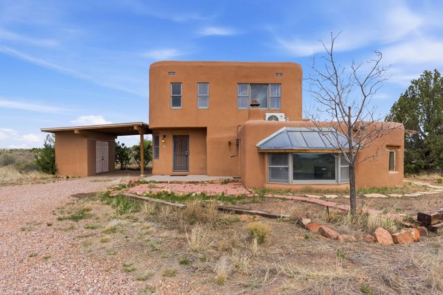 3 AB Apache Rd, Santa Fe, NM 87508