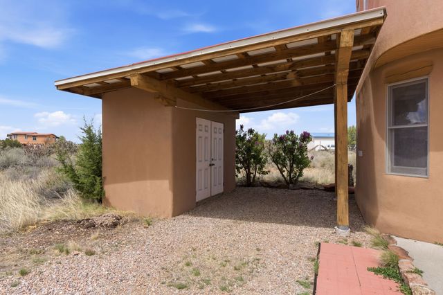 3 AB Apache Rd, Santa Fe, NM 87508