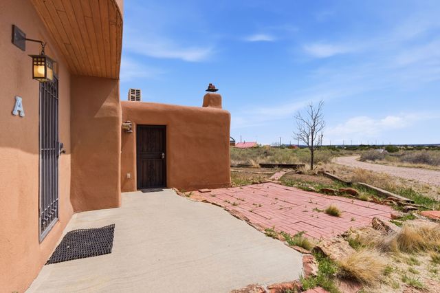 3 AB Apache Rd, Santa Fe, NM 87508