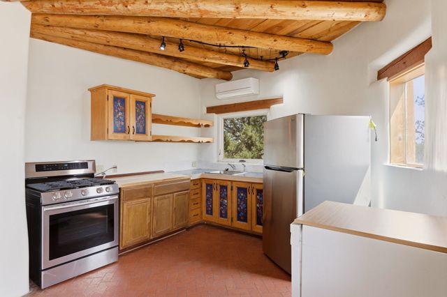 3 AB Apache Rd, Santa Fe, NM 87508