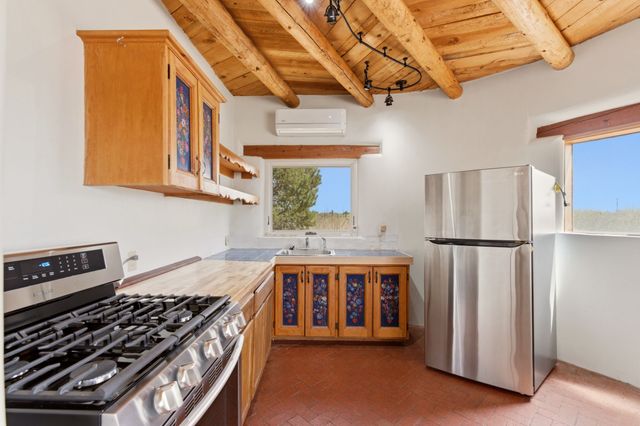 3 AB Apache Rd, Santa Fe, NM 87508