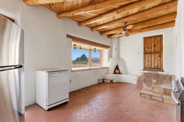 3 AB Apache Rd, Santa Fe, NM 87508