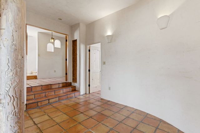 3 AB Apache Rd, Santa Fe, NM 87508