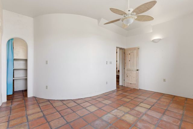 3 AB Apache Rd, Santa Fe, NM 87508