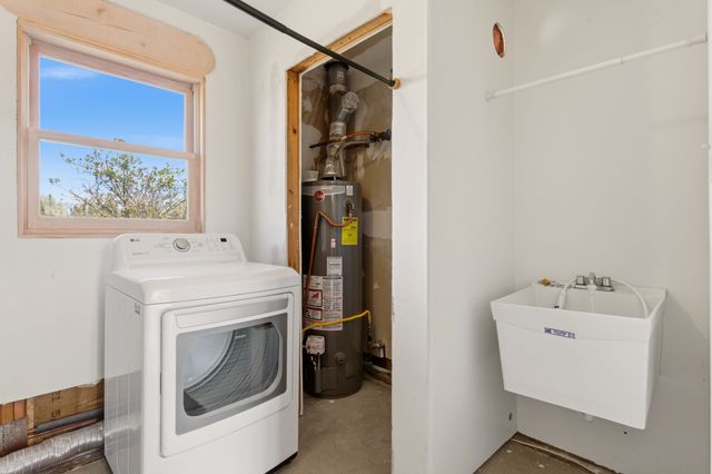 3 AB Apache Rd, Santa Fe, NM 87508