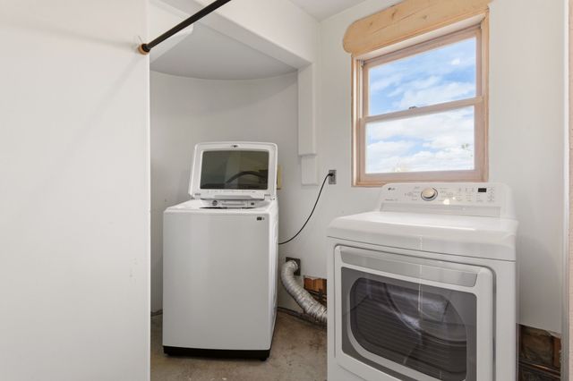 3 AB Apache Rd, Santa Fe, NM 87508