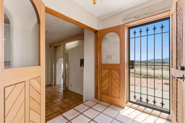 3 AB Apache Rd, Santa Fe, NM 87508