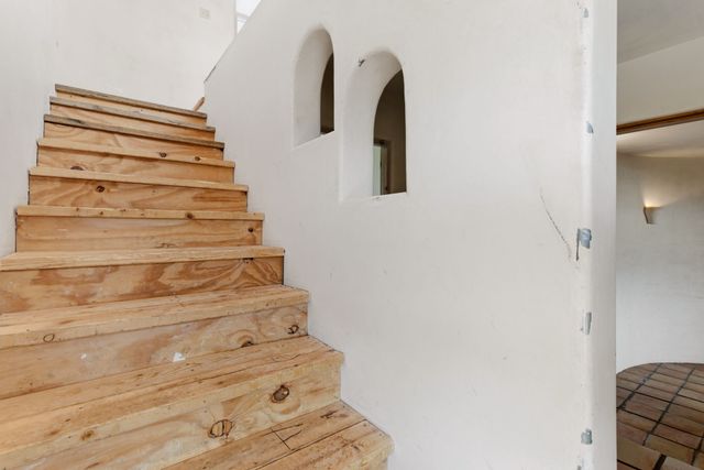 3 AB Apache Rd, Santa Fe, NM 87508