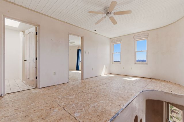 3 AB Apache Rd, Santa Fe, NM 87508