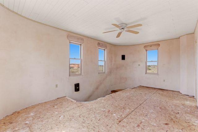 3 AB Apache Rd, Santa Fe, NM 87508