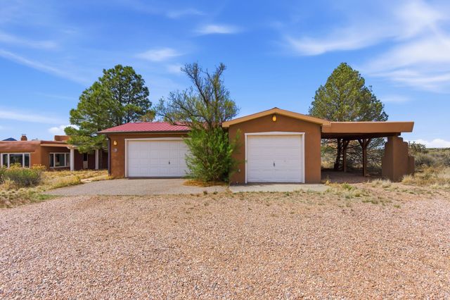 3 AB Apache Rd, Santa Fe, NM 87508