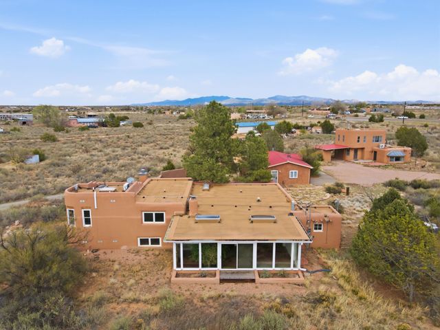 3 AB Apache Rd, Santa Fe, NM 87508